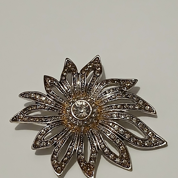Vintage Silver BROOCH PIN Flower / Faux Diamonds - Picture 14 of 15